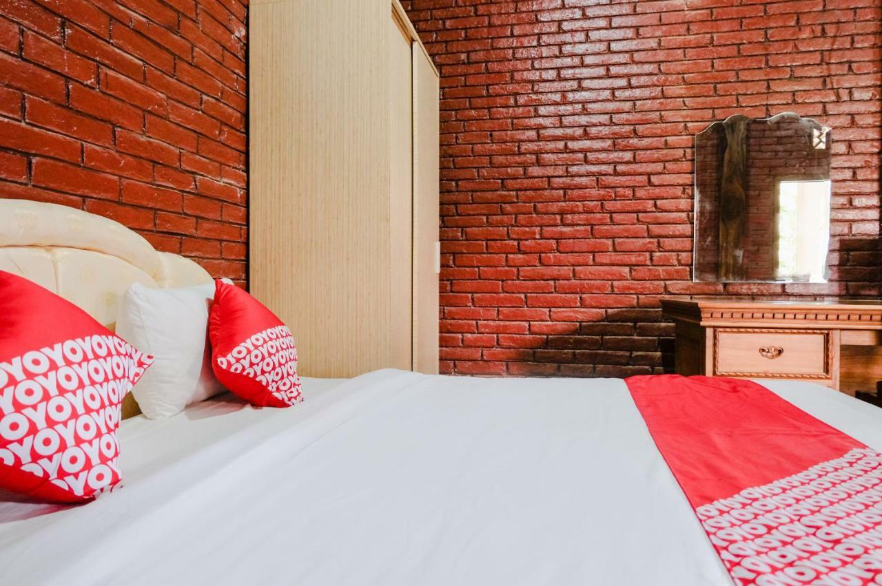 โอโย 774 วิลลา 007 เซงกาลิง Hotel มะลัง ภายนอก รูปภาพ